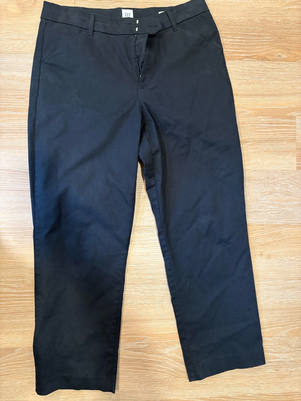 Women’s Gap Slim Ankle Khaki pants